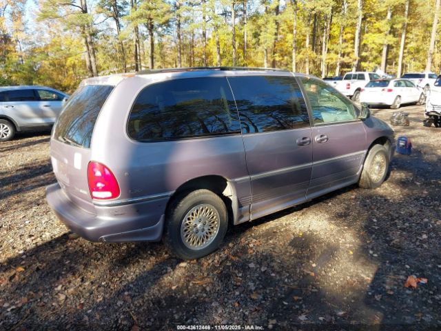 1997 CHRYSLER TOWN & COUNTRY 1C4GP64L4VB246739 Photo 3