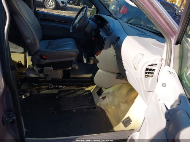 1997 CHRYSLER TOWN & COUNTRY 1C4GP64L4VB246739 Photo 4