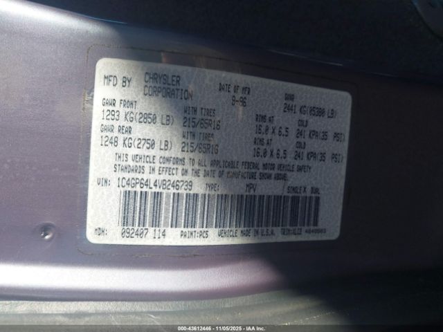 1997 CHRYSLER TOWN & COUNTRY 1C4GP64L4VB246739 Photo 8