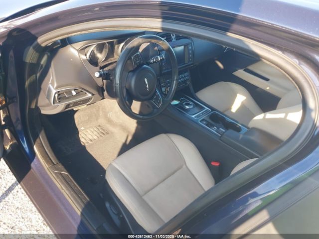 2017 JAGUAR XE SAJAR4BN9HA972679 Photo 4
