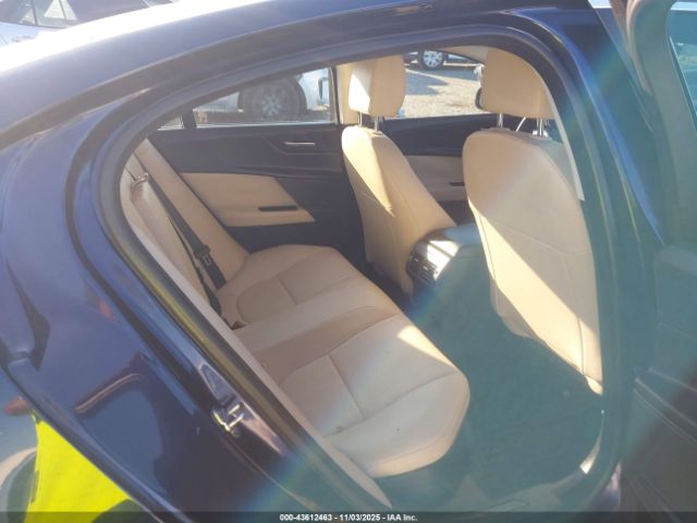2017 JAGUAR XE SAJAR4BN9HA972679 Photo 7