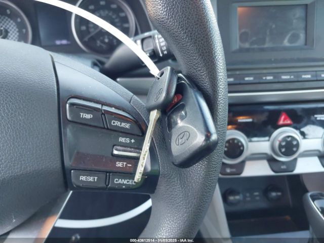 2019 HYUNDAI ELANTRA 5NPD74LF1KH411174 Photo 10