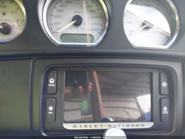 2018 HARLEY-DAVIDSON FLHX 1HD1KBC10JB680114 Photo 6