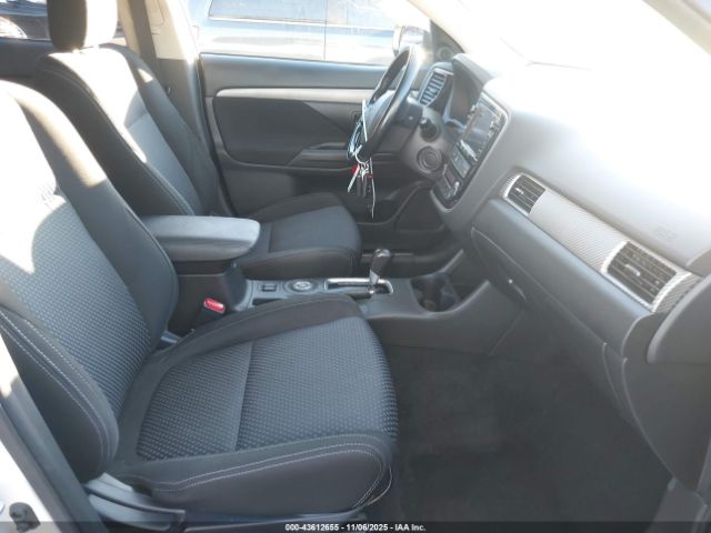 2016 MITSUBISHI OUTLANDER JA4AZ3A37GZ042637 Photo 4