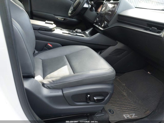 2024 LEXUS RZ 450E JTJAAAAB8RA026423 Photo 4