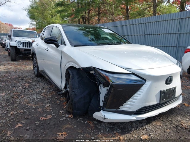 2024 LEXUS RZ 450E JTJAAAAB8RA026423 Photo 5