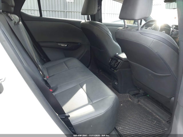 2024 LEXUS RZ 450E JTJAAAAB8RA026423 Photo 7