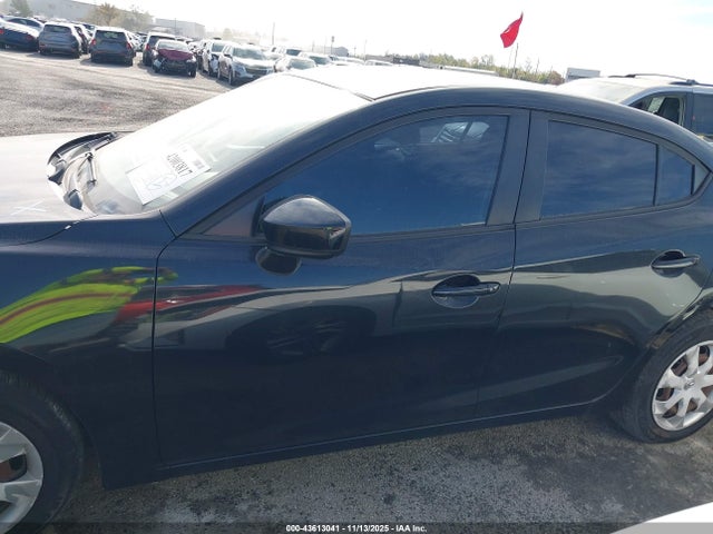 Aukcja sprzedaży 2017 Mazda Mazda3 4-door Sport, vin: 3MZBN1U77HM157523, numer aukcji: 43613041