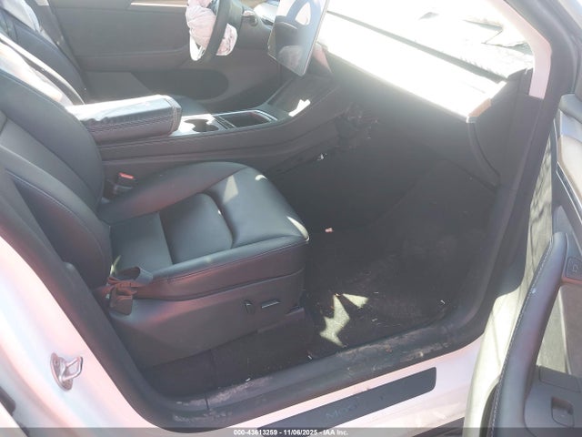 2023 TESLA MODEL Y 7SAYGDEE9PA076306 Photo 4