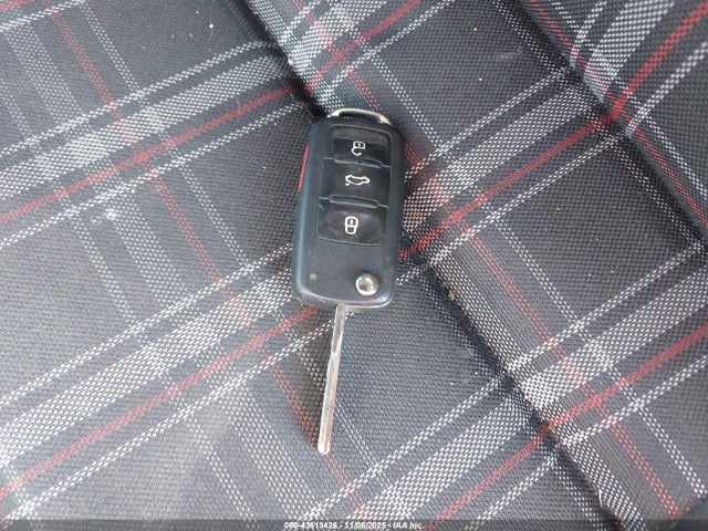 Продажа на аукционе авто 2012 Volkswagen Gti 2-door, vin: WVWFD7AJ8CW135856, номер лота: 43613426