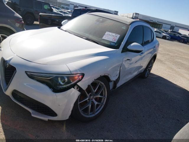 2018 ALFA ROMEO STELVIO ZASFAKNN6J7C02431 Photo 1
