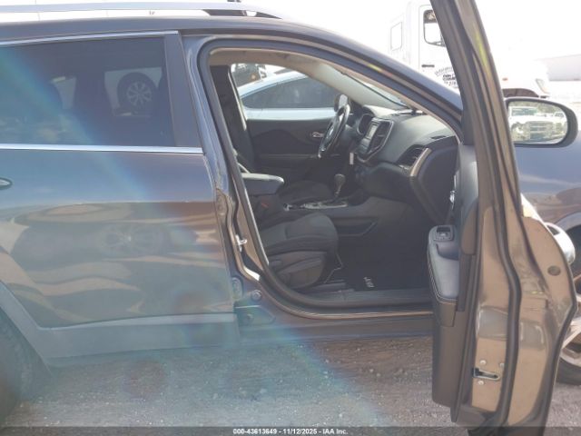 2017 JEEP CHEROKEE 1C4PJLCB0HW549376 Photo 4