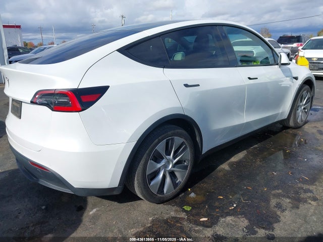2021 TESLA MODEL Y 5YJYGDED0MF103010 Photo 3