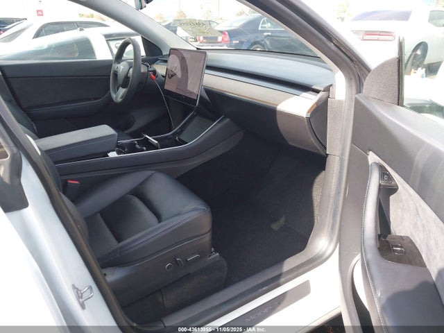 2021 TESLA MODEL Y 5YJYGDED0MF103010 Photo 4