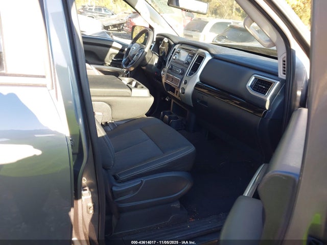 1N6AA1EKXHN550819 Nissan TITAN SV