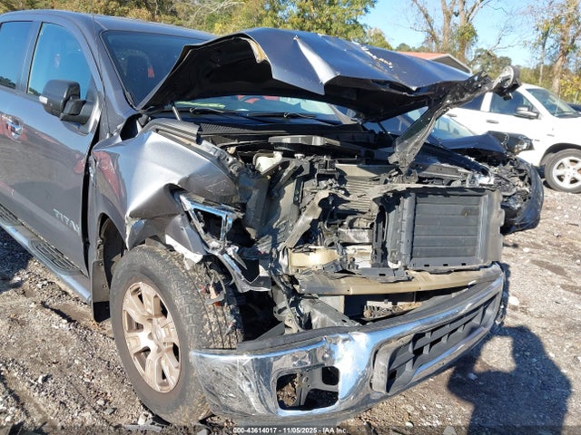 1N6AA1EKXHN550819 Nissan TITAN SV