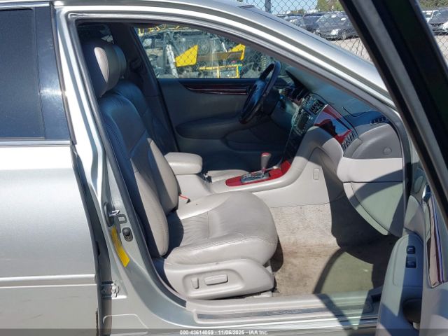 2003 LEXUS ES 300 JTHBF30G536000467 Photo 4