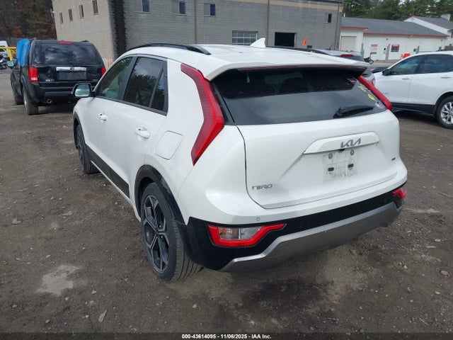 KIA Niro Ex Touring 2023 KNDCR3LE6P5049521 Image 3