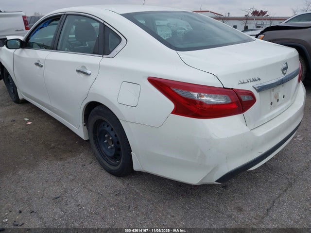 2018 NISSAN ALTIMA 1N4AL3AP3JC299658 Photo 2