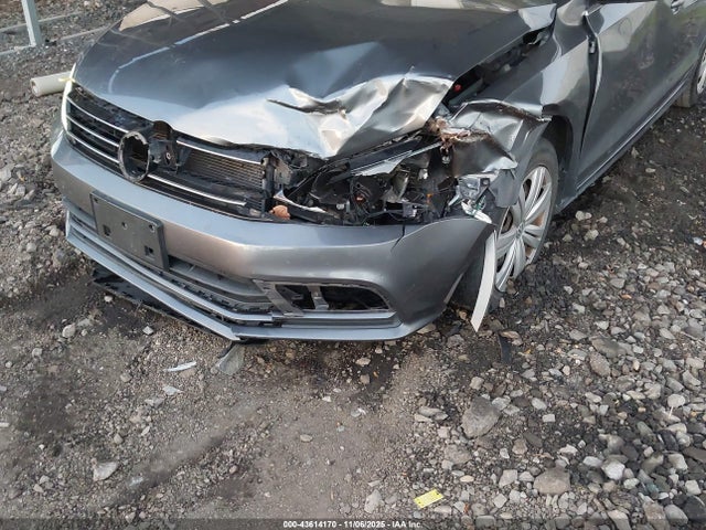 43614170 :رقم المزاد ، 3VW2B7AJ2HM253846 vin ، 2017 Volkswagen Jetta 1.4t S مزاد بيع