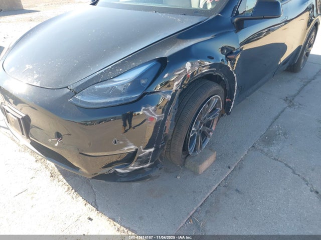 2024 TESLA MODEL Y 7SAYGAEE9RF194568 Photo 5