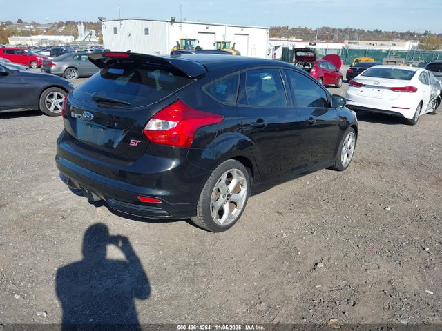 1FADP3L9XEL212215 Ford FOCUS ST