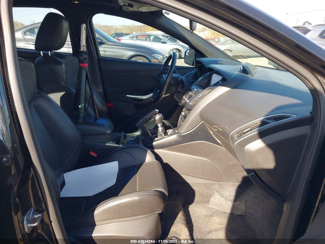 1FADP3L9XEL212215 Ford FOCUS ST