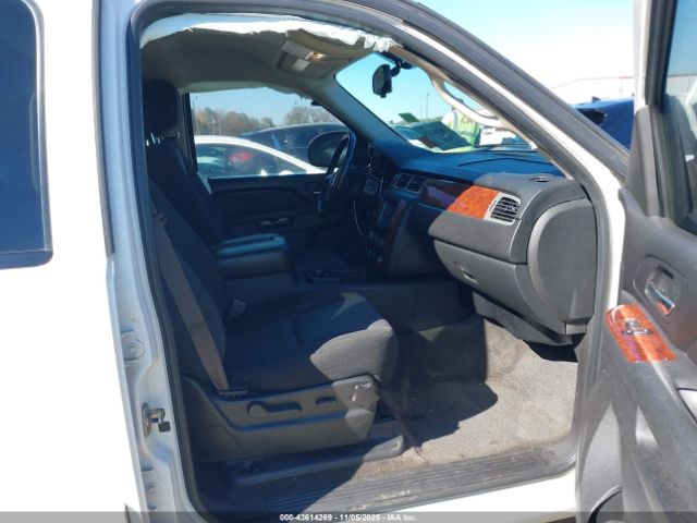 2011 CHEVROLET TAHOE 1GNSCAE09BR274589 Photo 4