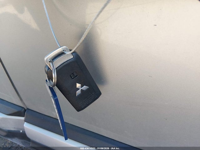 2020 MITSUBISHI OUTLANDER JA4AD3A31LZ048748 Photo 10