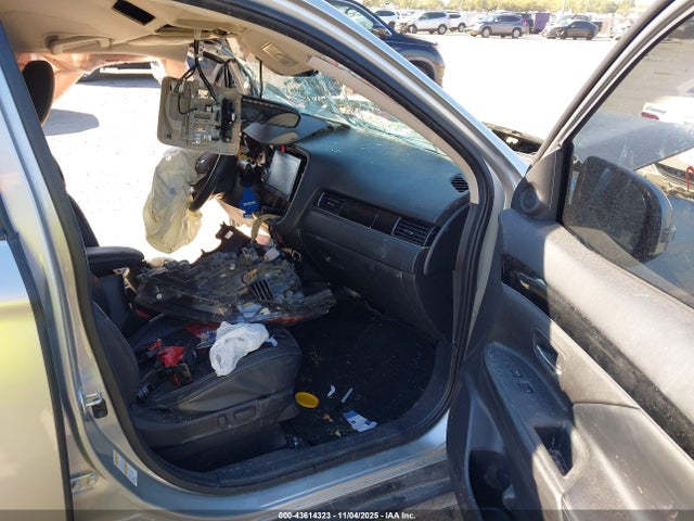 2020 MITSUBISHI OUTLANDER JA4AD3A31LZ048748 Photo 4