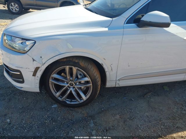 2017 AUDI Q7 WA1VAAF7XHD050674 Photo 5