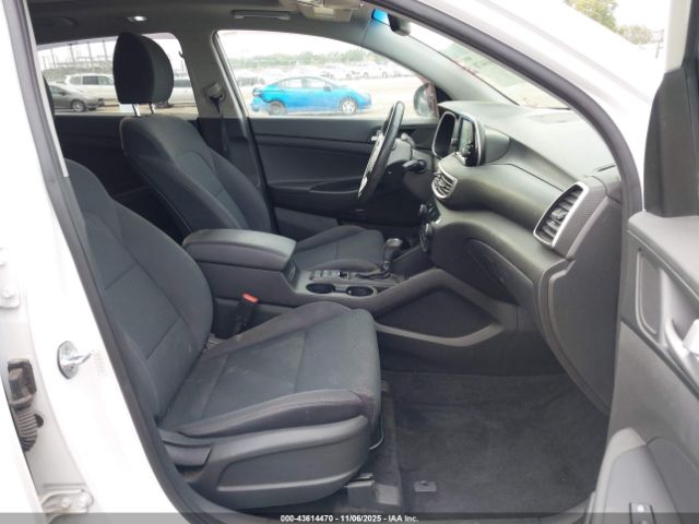 2019 HYUNDAI TUCSON KM8J33AL7KU955665 Photo 4