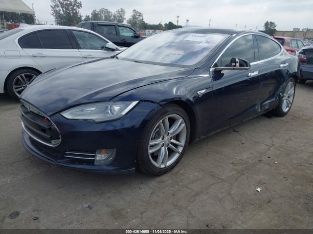 2013 TESLA MODEL S 5YJSA1AG0DFP08683 Photo 1