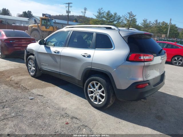 2017 JEEP CHEROKEE 1C4PJMCB8HW556310 Photo 2