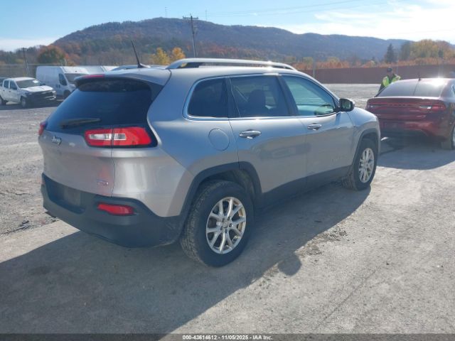 2017 JEEP CHEROKEE 1C4PJMCB8HW556310 Photo 3