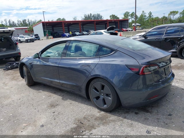 2023 TESLA MODEL 3 5YJ3E1EA9PF402763 Photo 2