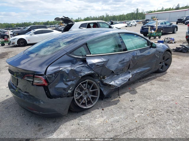 2023 TESLA MODEL 3 5YJ3E1EA9PF402763 Photo 3