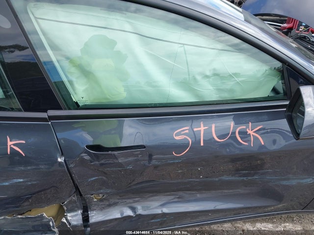 2023 TESLA MODEL 3 5YJ3E1EA9PF402763 Photo 4