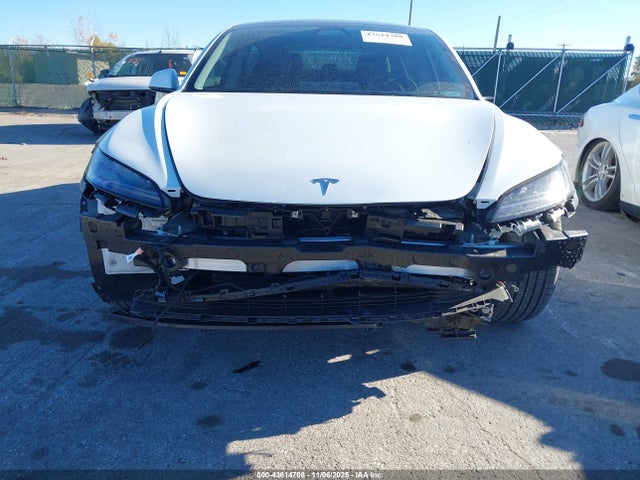 2025 TESLA MODEL 3 5YJ3E1EB5SF987469 Photo 5