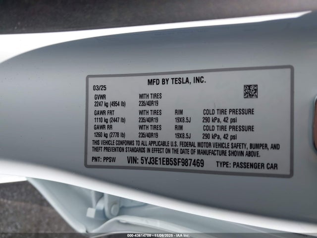 2025 TESLA MODEL 3 5YJ3E1EB5SF987469 Photo 8