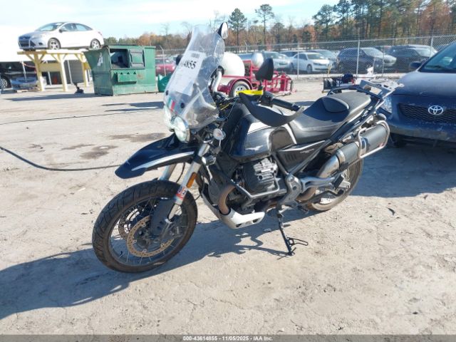 2022 MOTO GUZZI V85 TT ZGUKYUE00NM000093 Photo 1