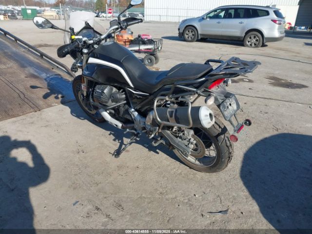 2022 MOTO GUZZI V85 TT ZGUKYUE00NM000093 Photo 2