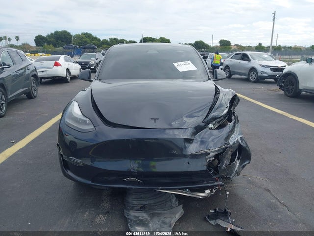 Tesla Model Y Rwd 2024 7SAYGDED8RF053600 Image 13