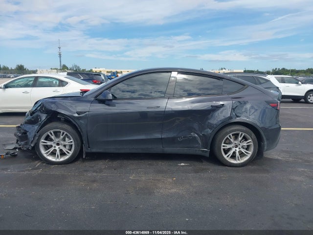 Tesla Model Y Rwd 2024 7SAYGDED8RF053600 Image 15