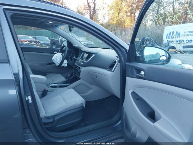 2018 HYUNDAI TUCSON KM8J33A25JU791404 Photo 4