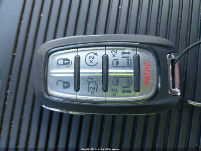 2023 CHRYSLER PACIFICA HYBRID 2C4RC1L74PR614241 Photo 10