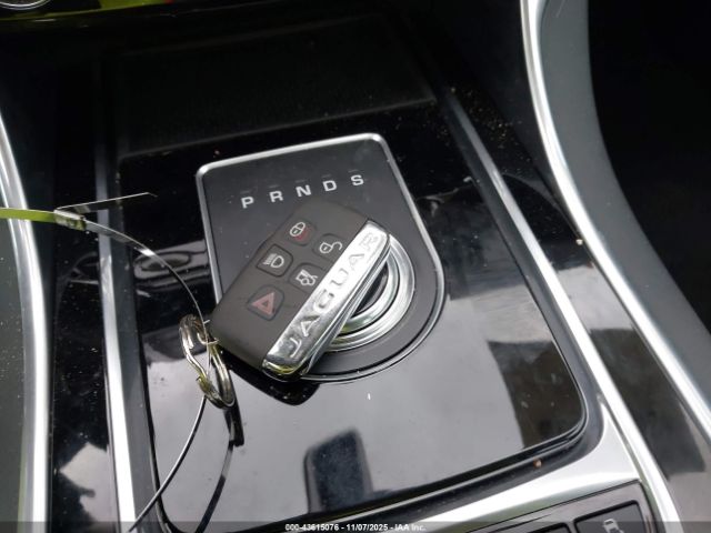 2017 JAGUAR XE SAJAE4BVXHA953523 Photo 10
