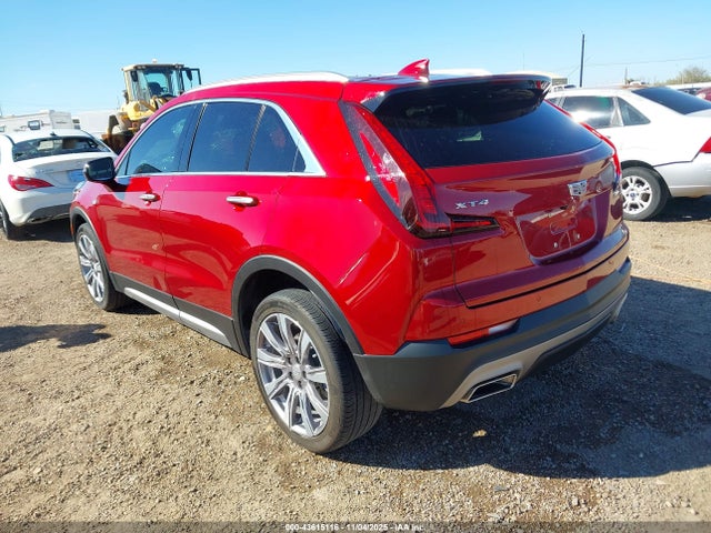 2021 CADILLAC XT4 1GYFZCR45MF083316 Photo 2