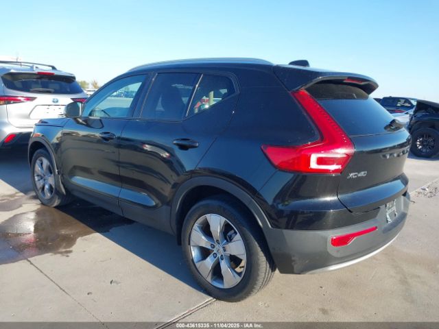 2022 VOLVO XC40 YV4162UK1N2763065 Photo 2