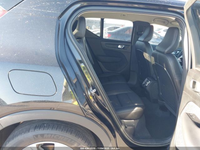 2022 VOLVO XC40 YV4162UK1N2763065 Photo 7